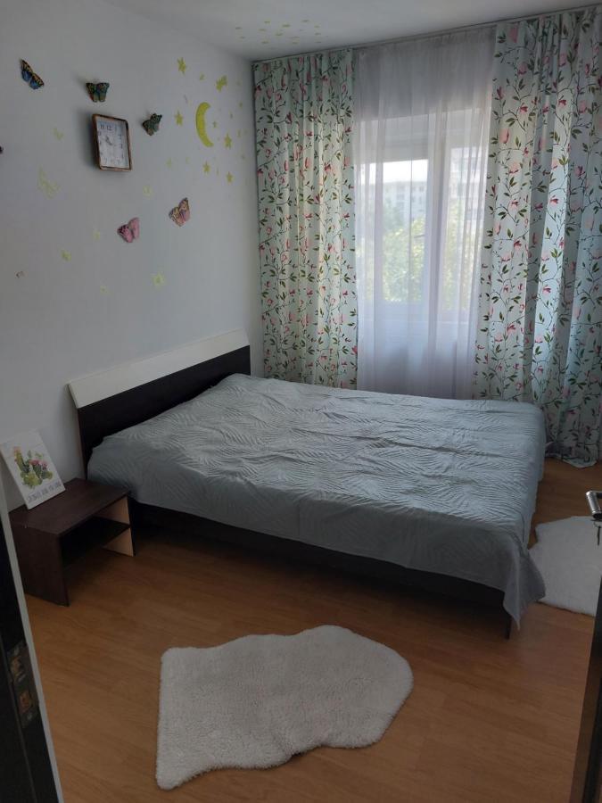 Apartament Central Renovat 3 Camere Bukarest Kültér fotó